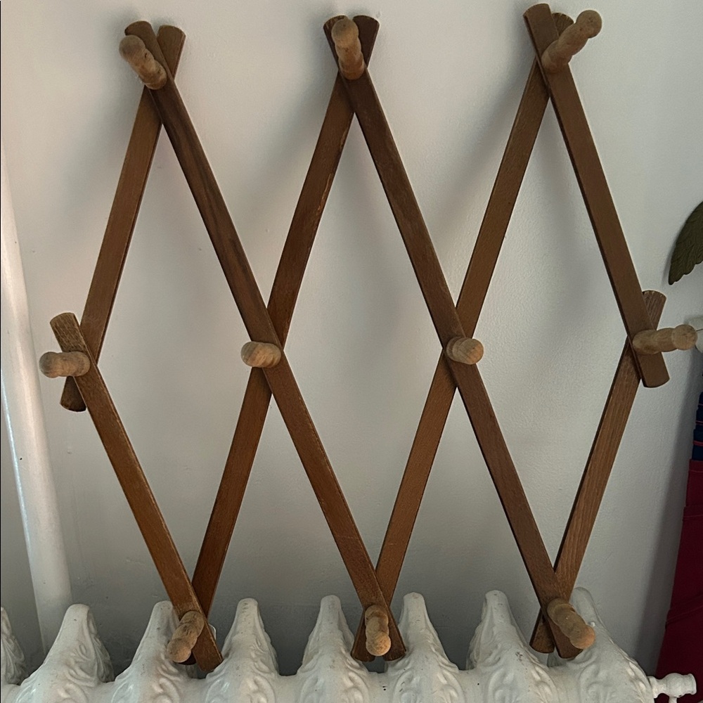 Expandable Wooden Wall Rack